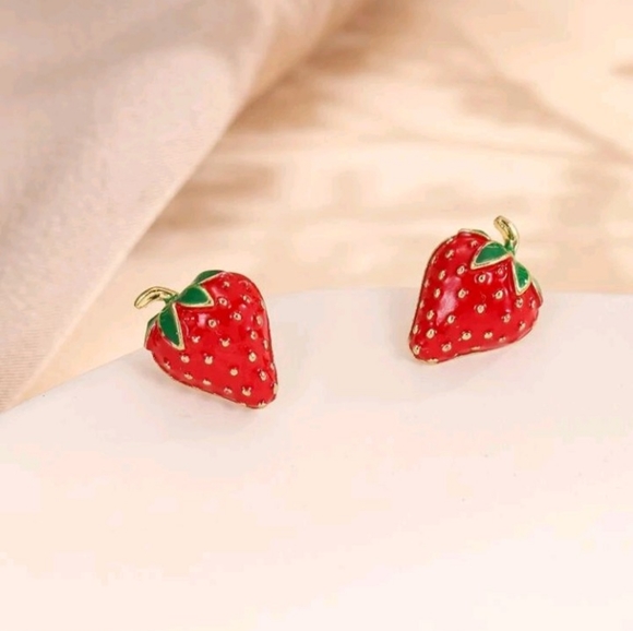 New small strawberry design stud earrings - Picture 1 of 4